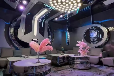 邵阳长城酒店旁CHAO潮人CLUB招聘女营销/服务员,签约保底工资待遇超寻常